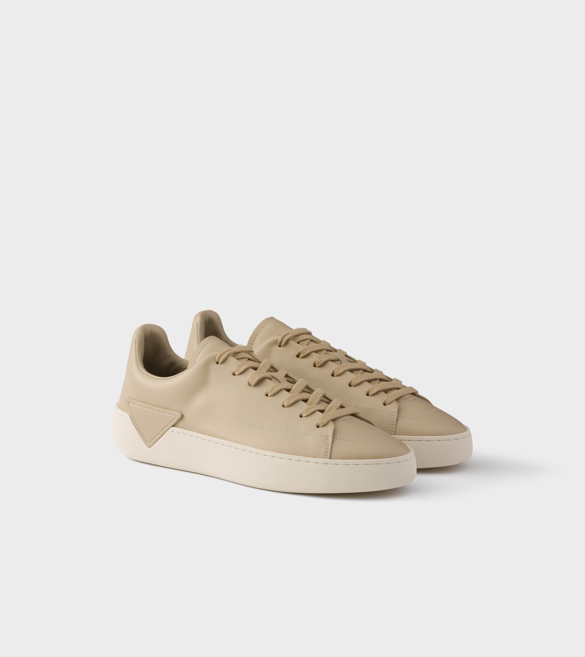 Court leather sneakers