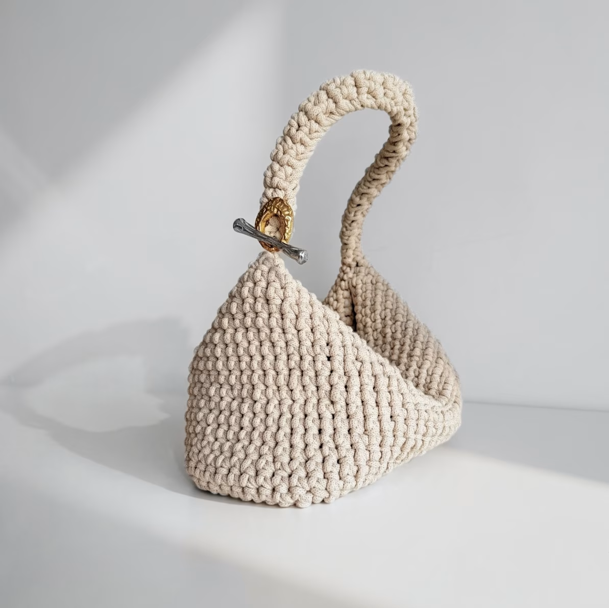 Gigi Clasp Bag - Sand