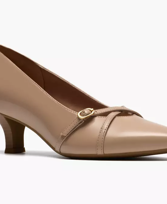 Women's Collection Kepley Star Kitten Heel Dress Pumps