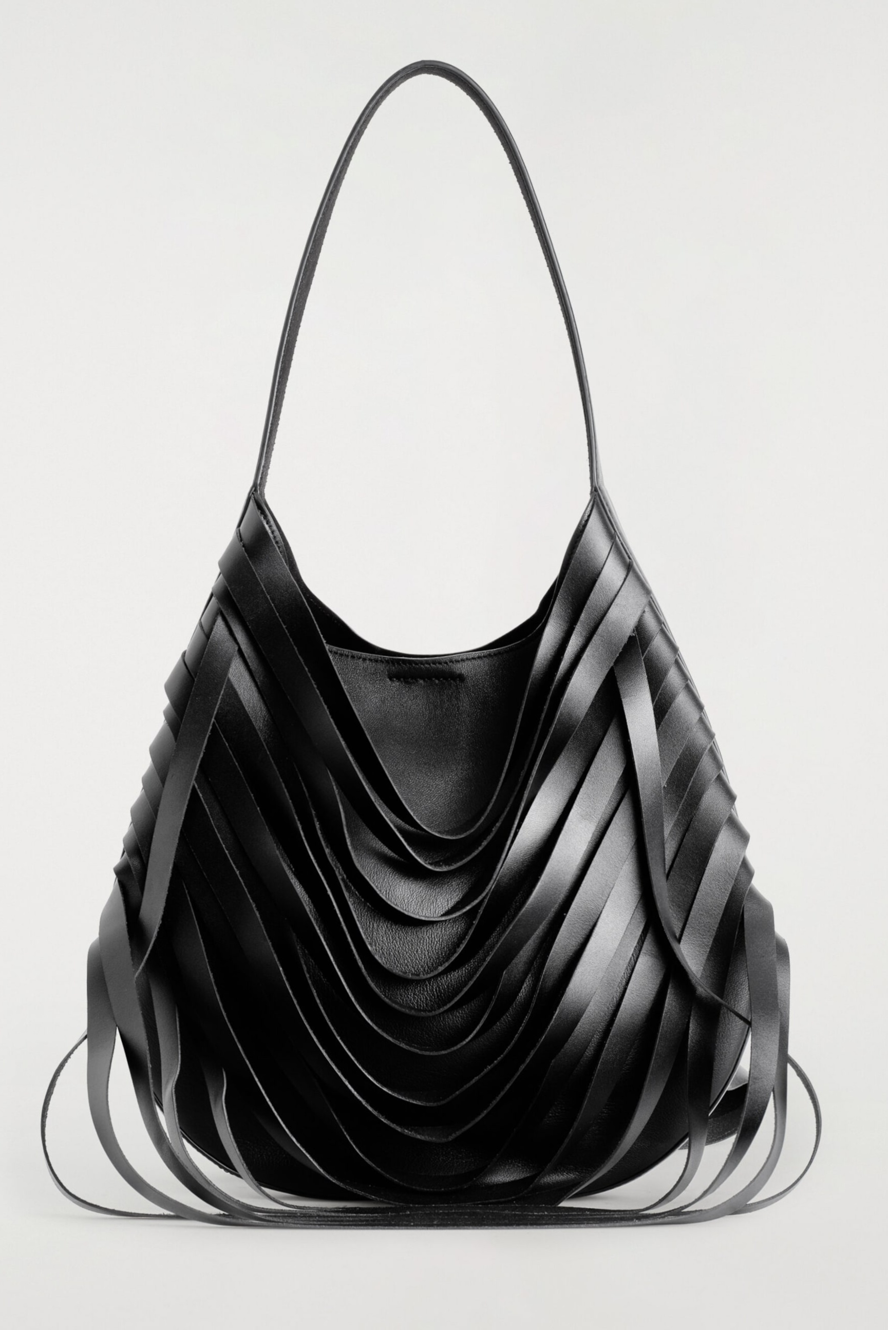 Curved Raw-Cut Shoulder Bag - Leather
