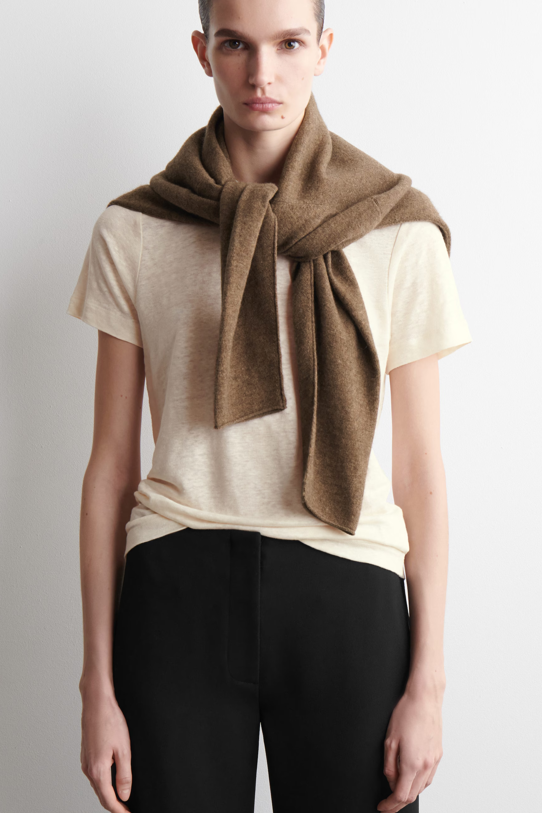 CREW-NECK LINEN T-SHIRT