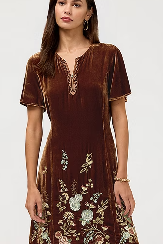 FLUTTER SLEEVE KEYHOLE DRESS
