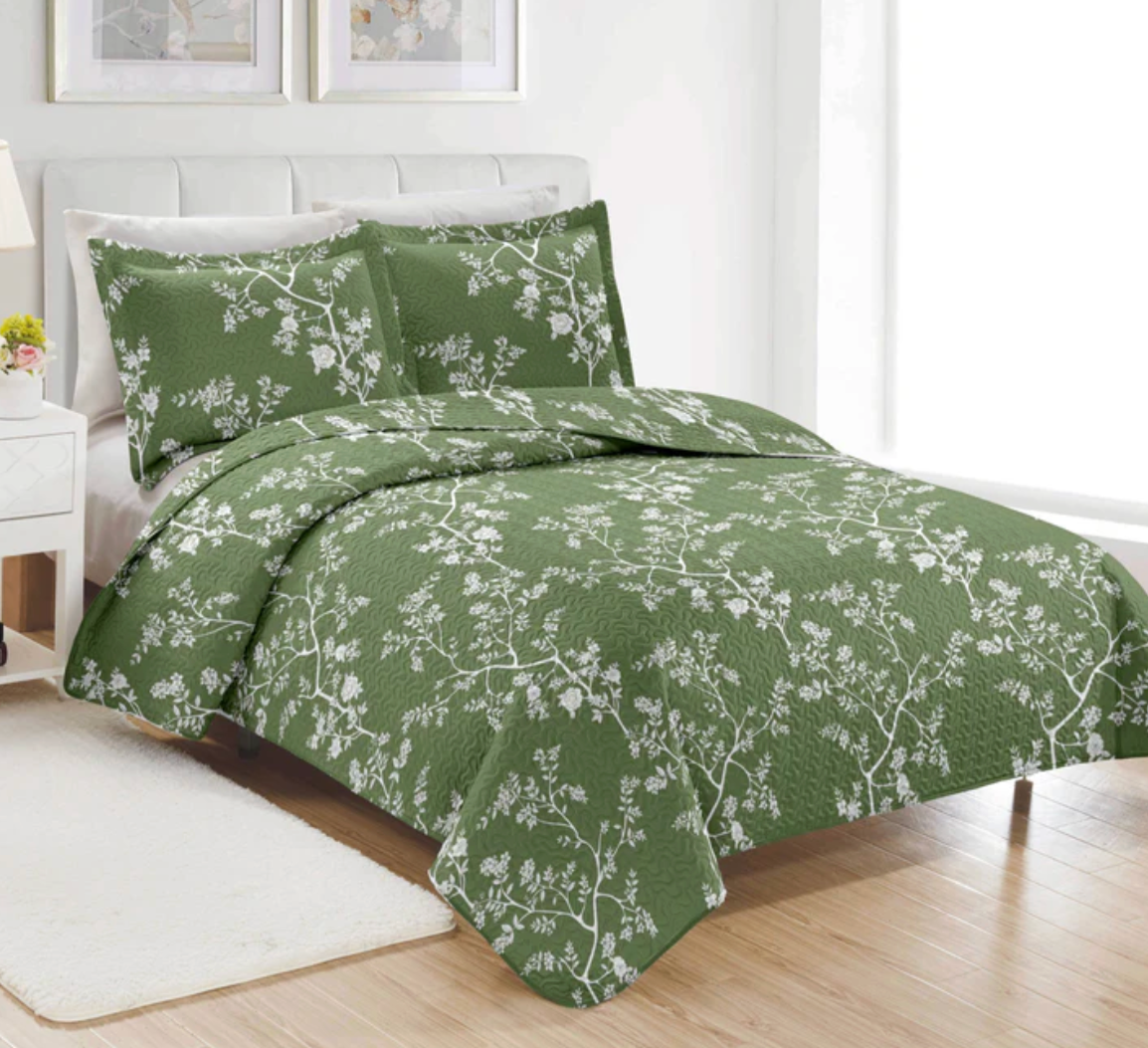 ShopBobbys PREMIUS Fernando 3 Piece Microfiber Wrinkle-Free Quilt Set, Green-White