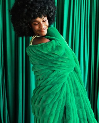 Hugs Light Amazon Blanket
