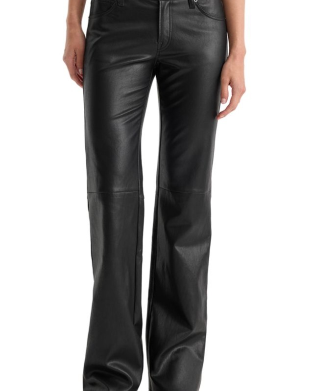 BLOOMINGDALE'S GOOD AMERICAN BETTER THAN LEATHER FAUX LEATHER LOW RISE BOOTCUT JEANS IN BLACK