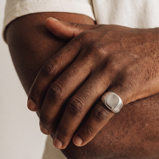POLISHED SIGNET CHEVRON RING