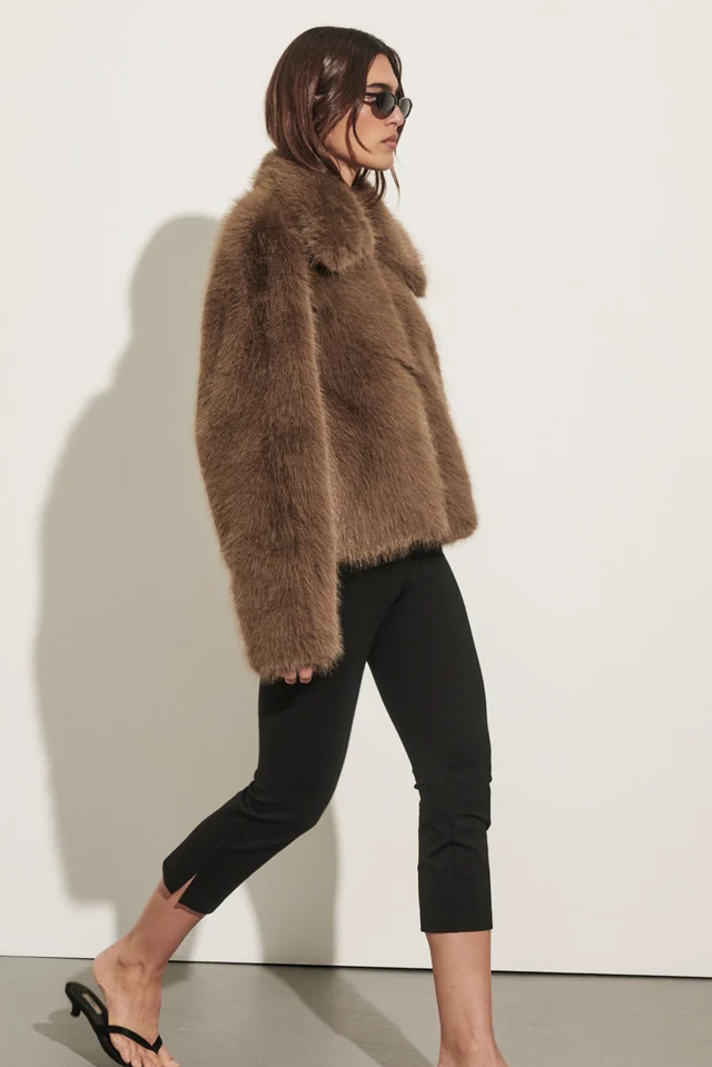 Demi Black 7/8 Capri Pant