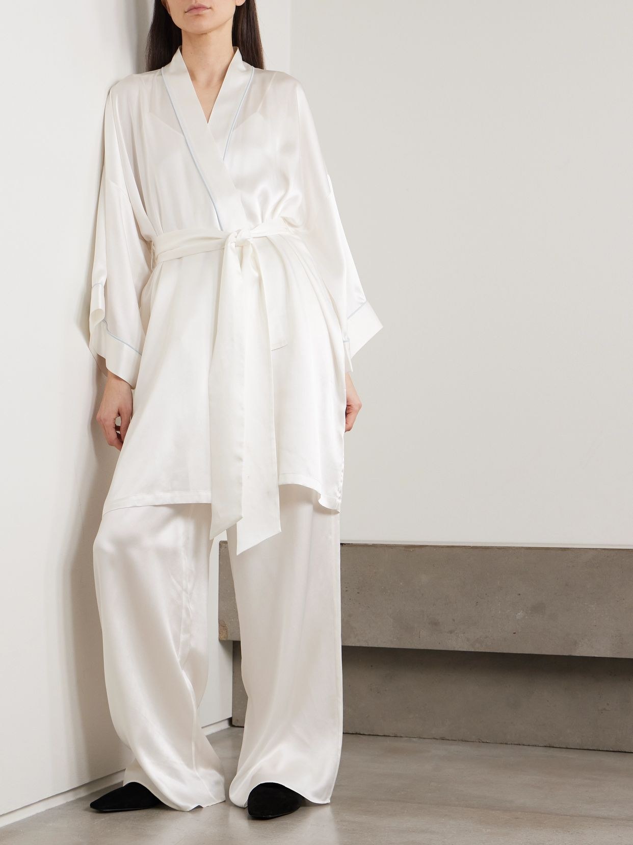 Mimi silk-satin robe