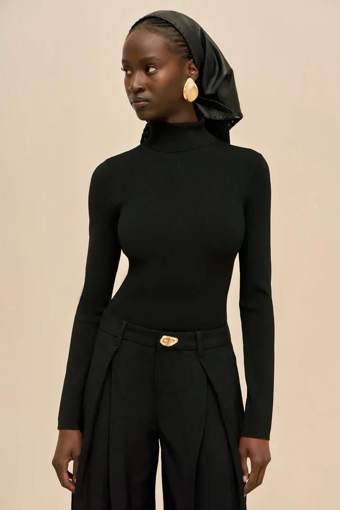 Deniz Top in Black