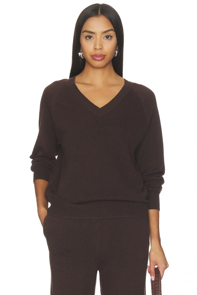 Devoe V-neck