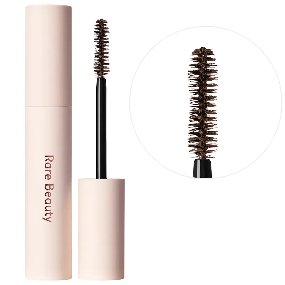 Perfect Strokes Universal Volumizing Mascara in Brown