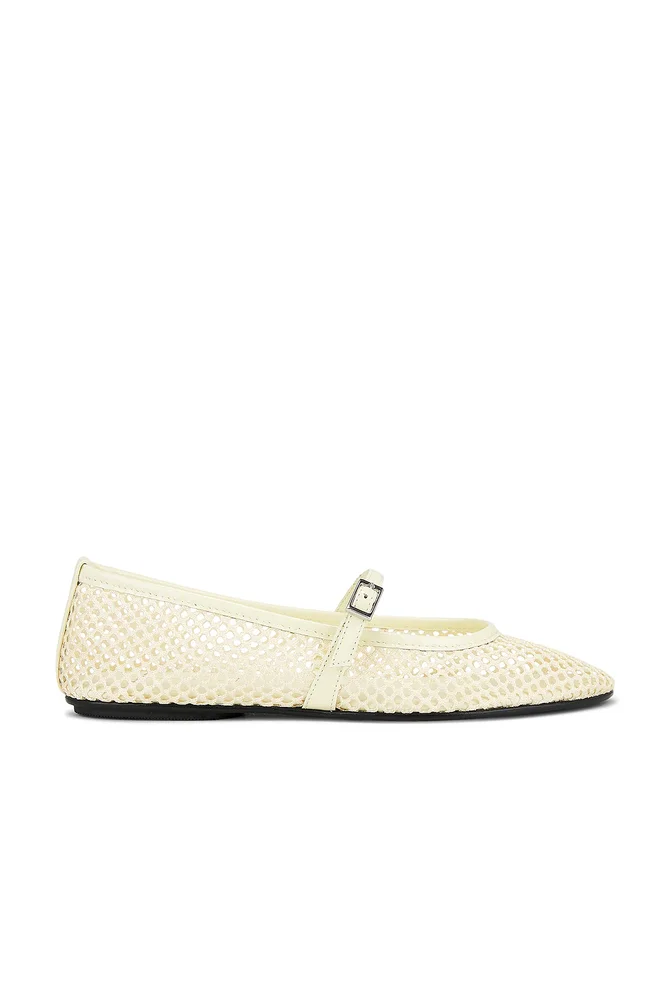 Mika Flat