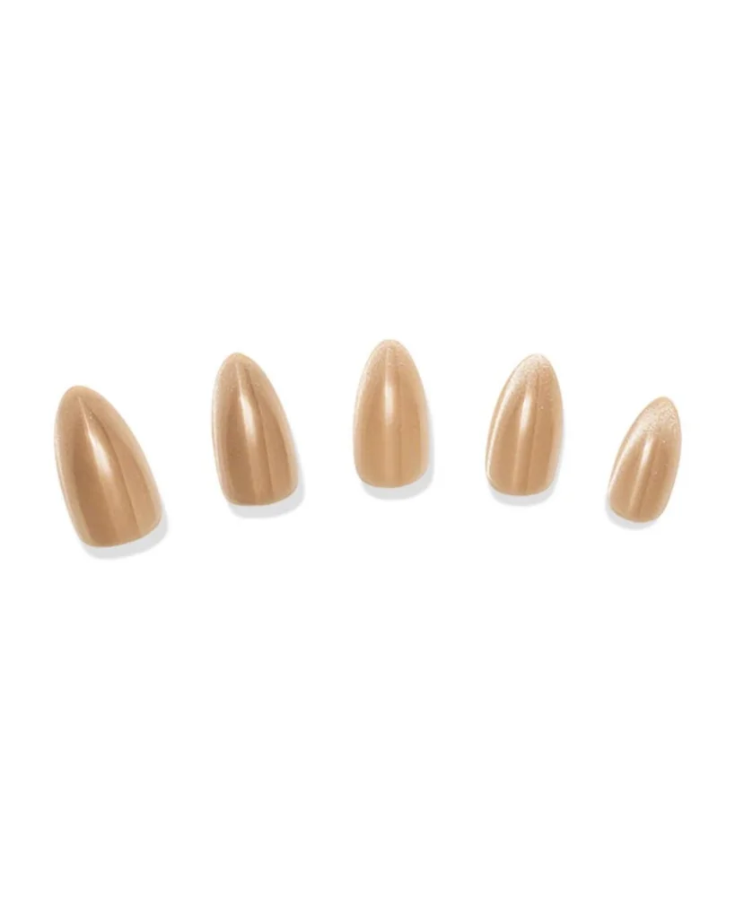 Press on Nails in Cat's Meow