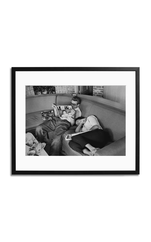 James Dean And Liz Taylor Relaxing On Set Print
