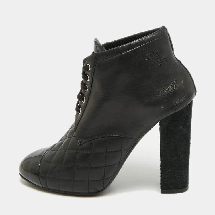 Chanel CC Size 40 Black Leather and Patent Leather Ankle Length Boots