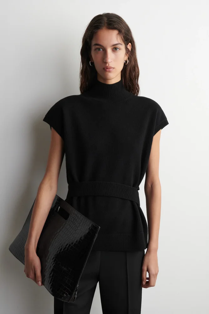 BELT-DETAIL MOCK-NECK WOOL VEST - BLACK