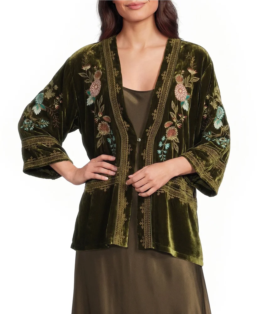 Zinari Floral Embroidered V-Neck 3/4 Wide Cuffed Sleeve Velvet Kimono Jacket