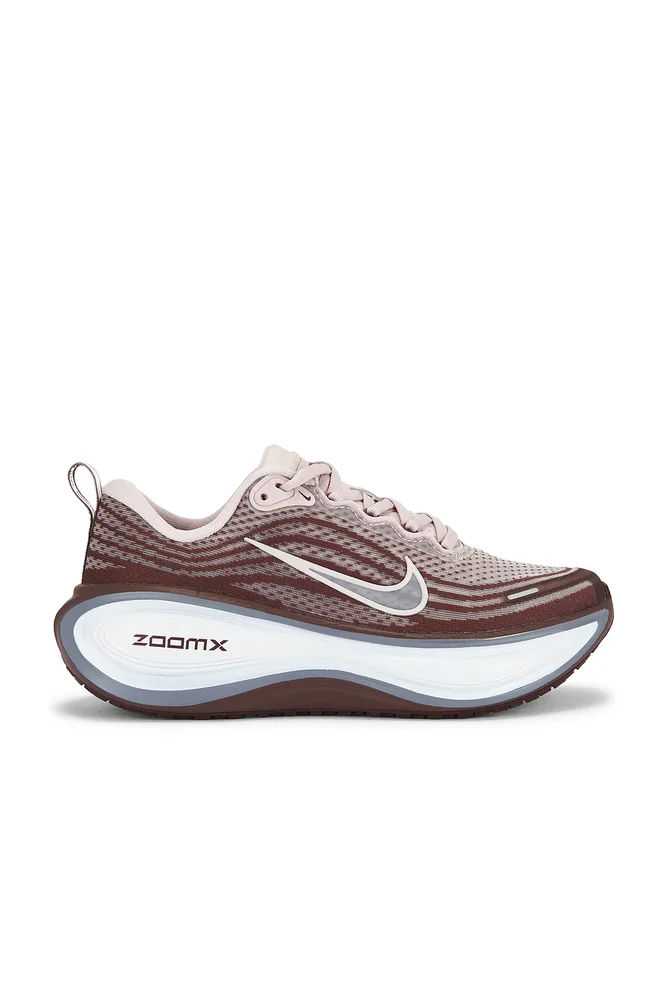 Vomero Plus Sneaker