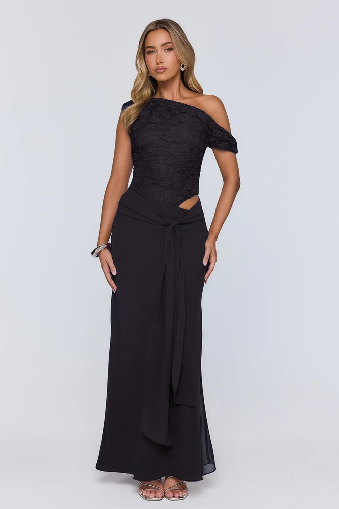 Modern Heritage Off Shoulder Maxi Dress Black