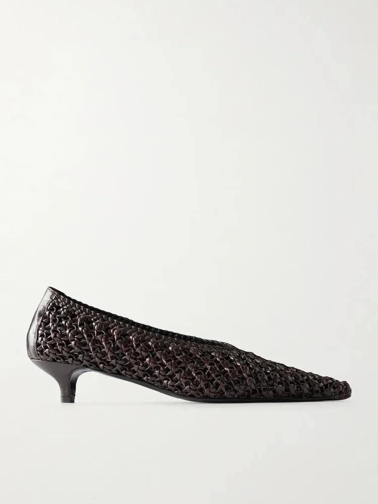 35 Woven leather pumps