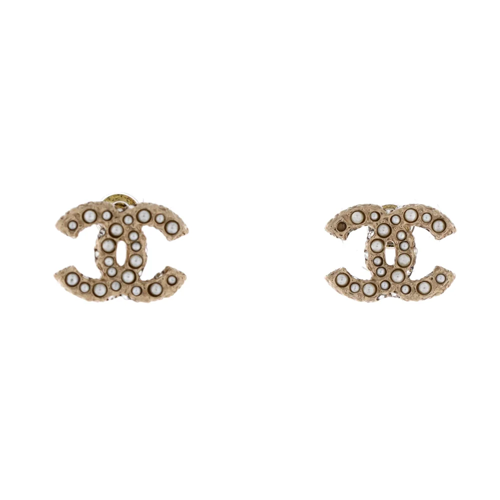 Pre-Owned CC Stud Earrings Metal with Faux Pearls