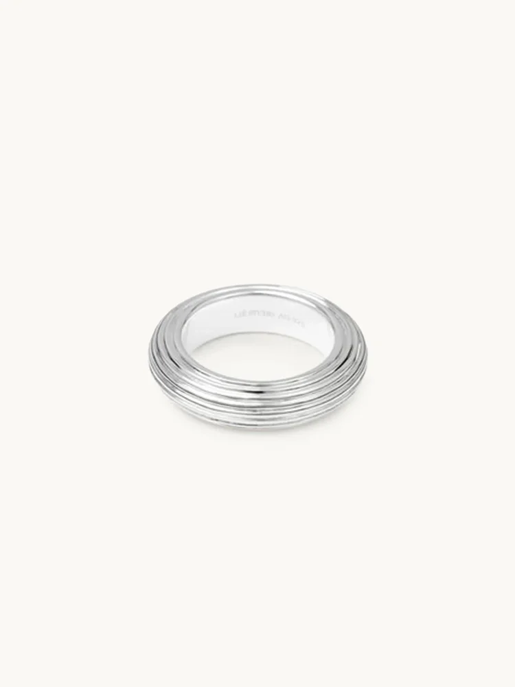 The Amelia Ring
