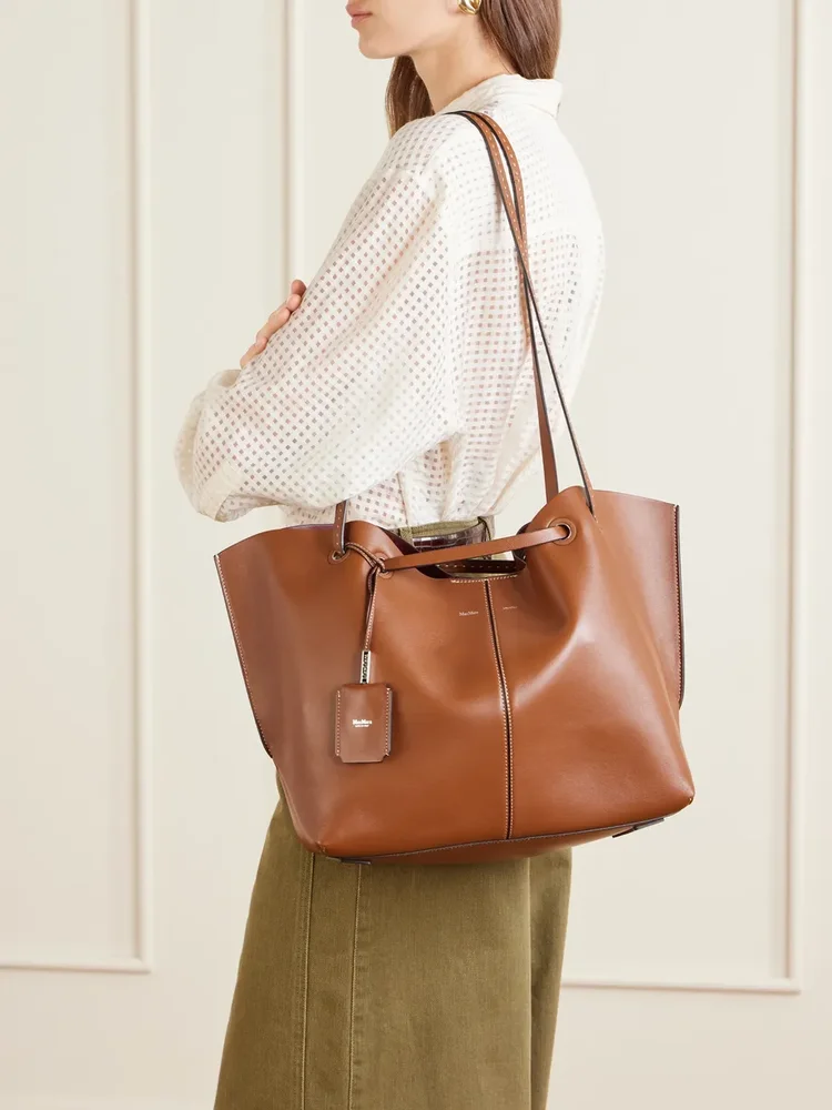 Leather shoulder bag
