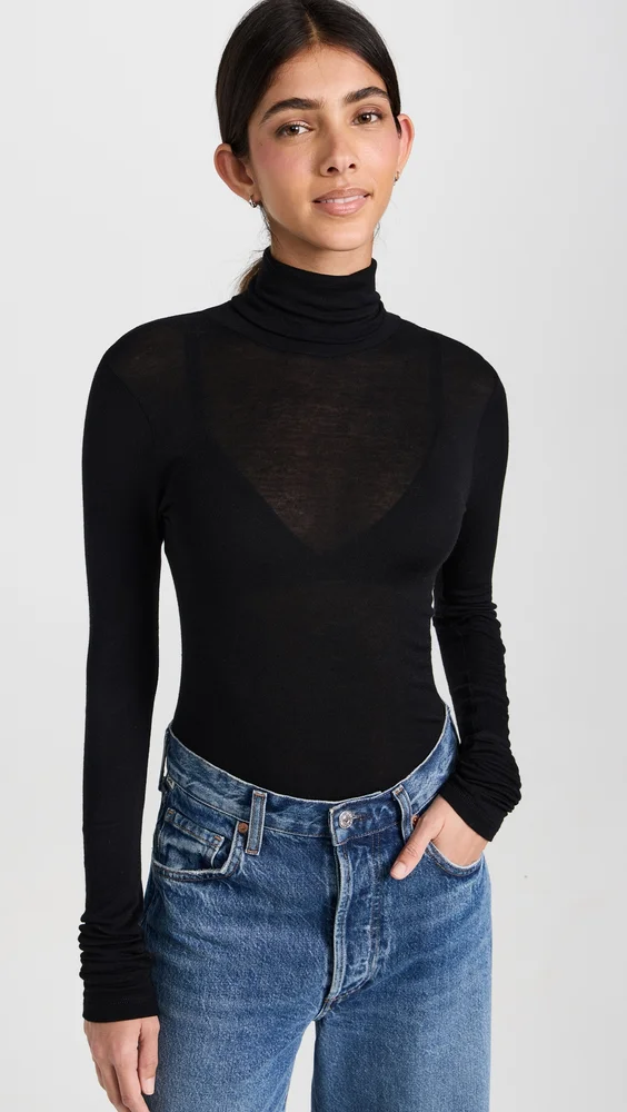 The Cashmere Turtleneck in Black