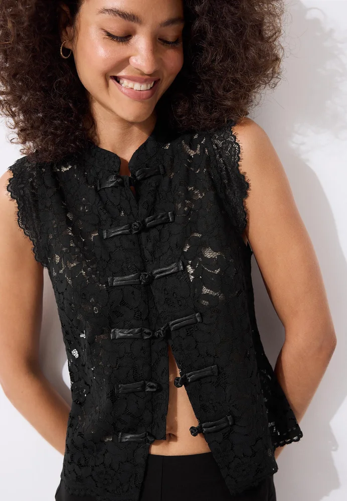 Stradivarius Lace toggle top