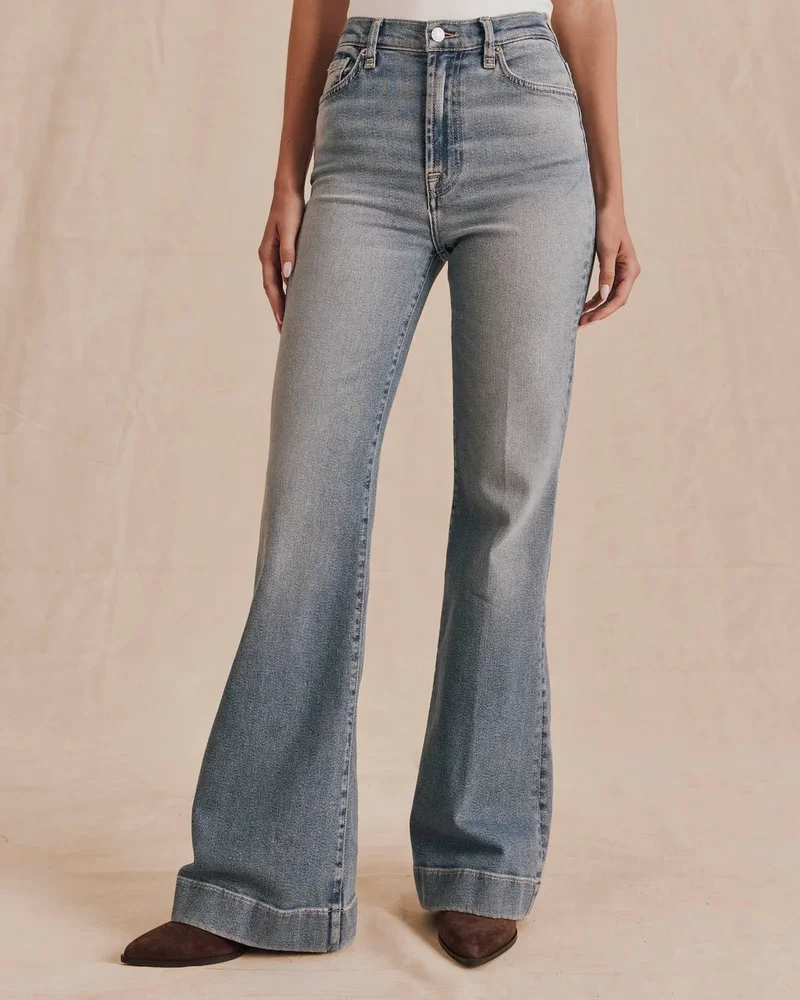 Modern Flare Jean in Mid Blue