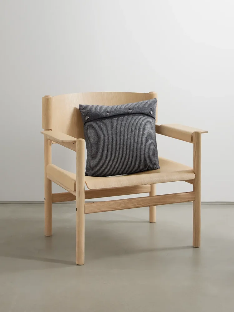 Button-detailed ribbed cashmere cushion