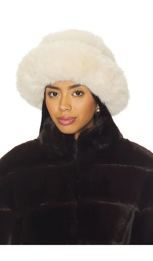 Oversized Faux Fur Bucket Hat