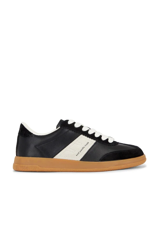 Santos Sneaker in Black Gum