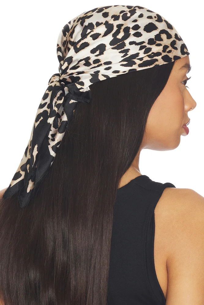 Isabela Scarf