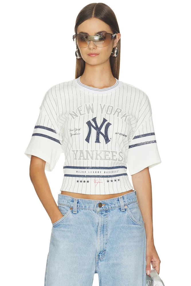 NY Yankees Femme Lace-back Graphic Tee