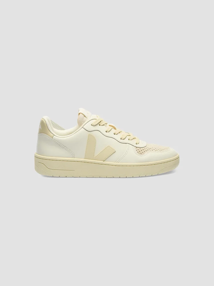 V-10 Leather Low-Top Sneakers