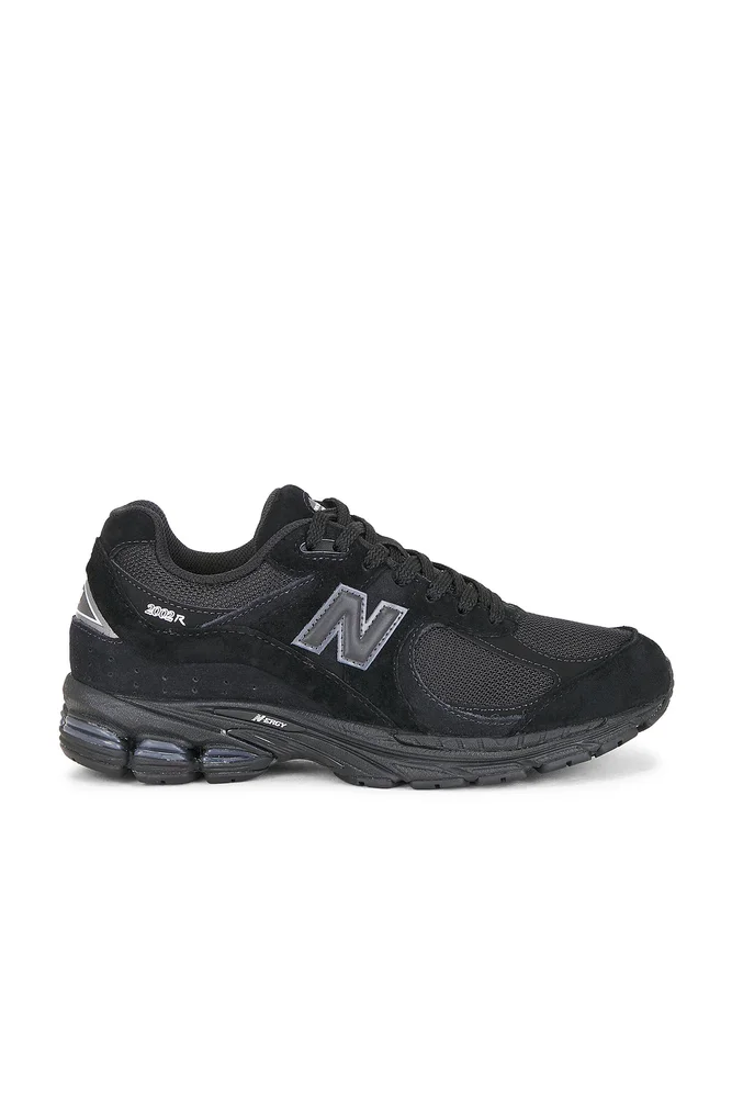 2002R Sneaker