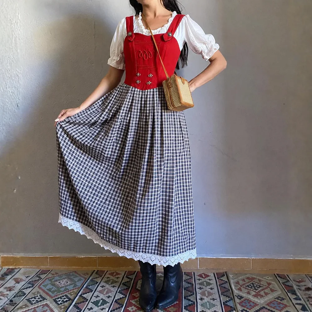 Linen-Bodice Dirndl Set