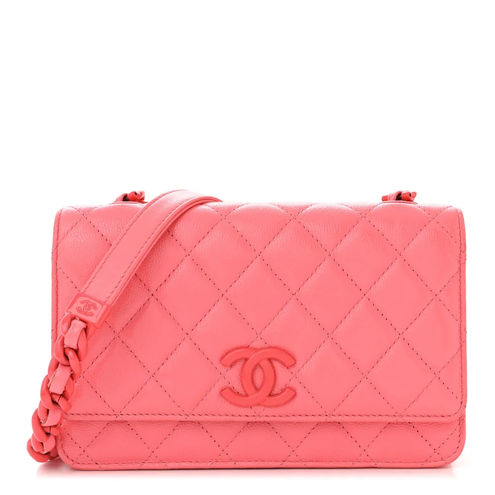 Caviar Quilted My Everything Wallet On Chain (Dark Coral)
