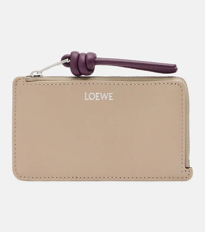 Knot leather card holder