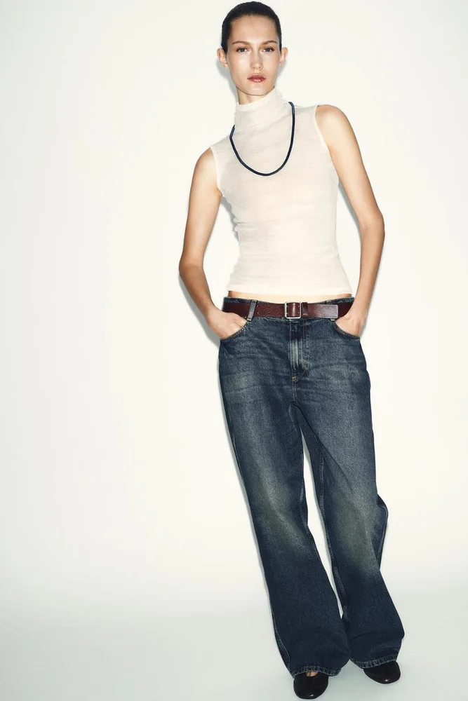 SLEEVELESS WOOL TOP