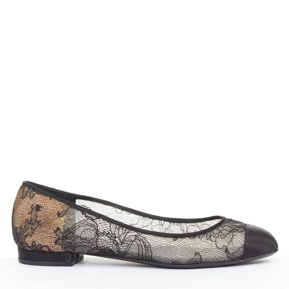 Pre-Owned CC Logo Lace Ballet Flats