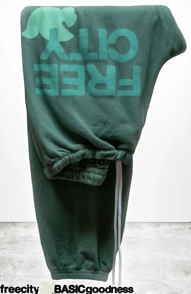 FREECITY sweatpant - eatgreen