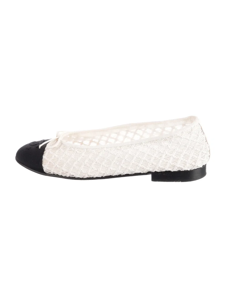 Interlocking CC Logo Bow Accents Ballet Flats