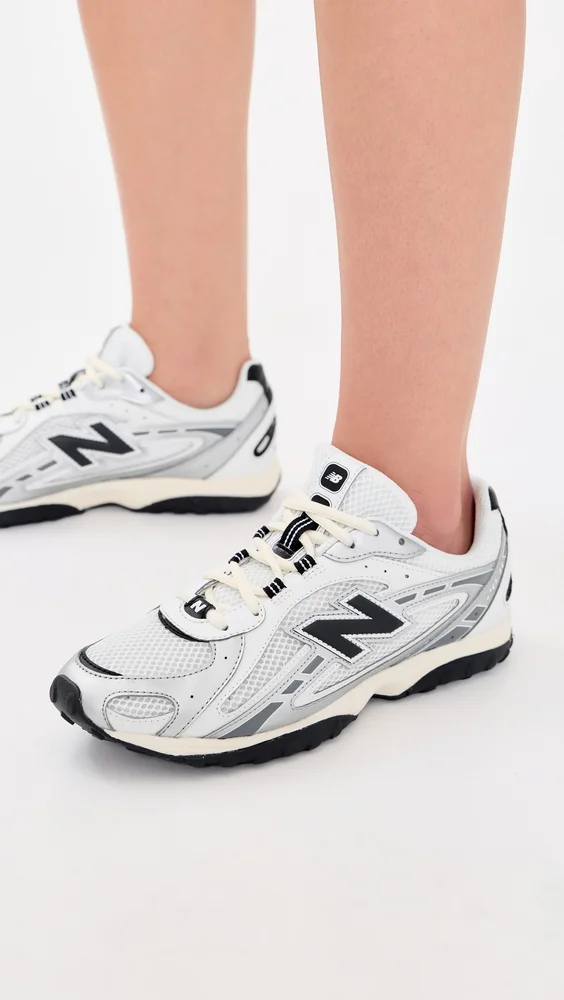204L Sneakers Silver Metallic/Black