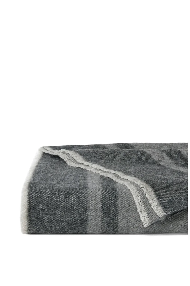 Viletta Throw Blanket