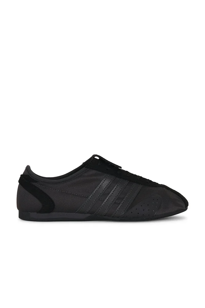 Sportswear 76 Sneakerina in Core Black