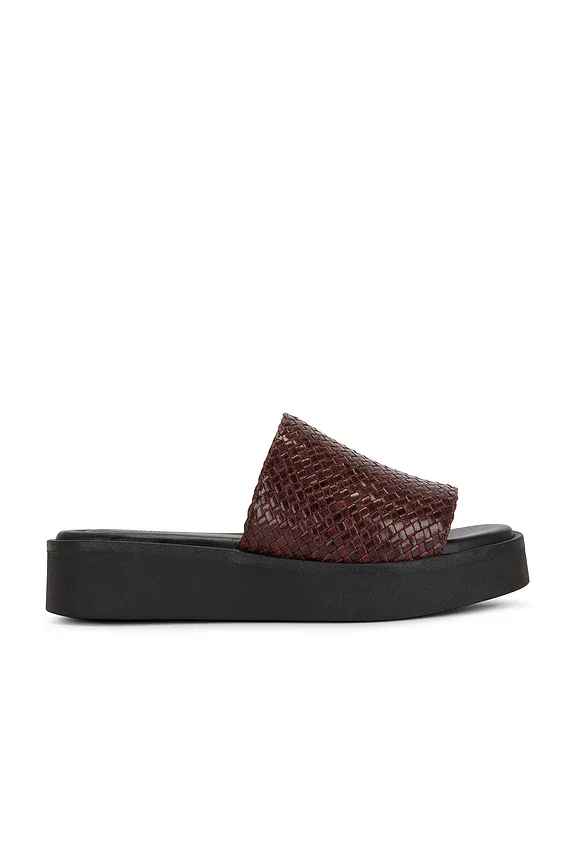 Danya Sandal