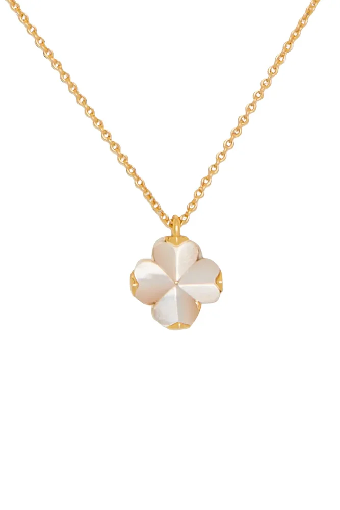 Spade mother-of-pearl flower mini pendant necklace