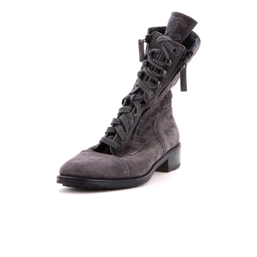 Pre-Owned Women's CC Lace Up Combat Boots Quilted Suede, Size US 9 (IT 39)